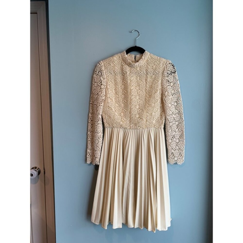 Vintage Cream Lace Dress circa 60s Size 6